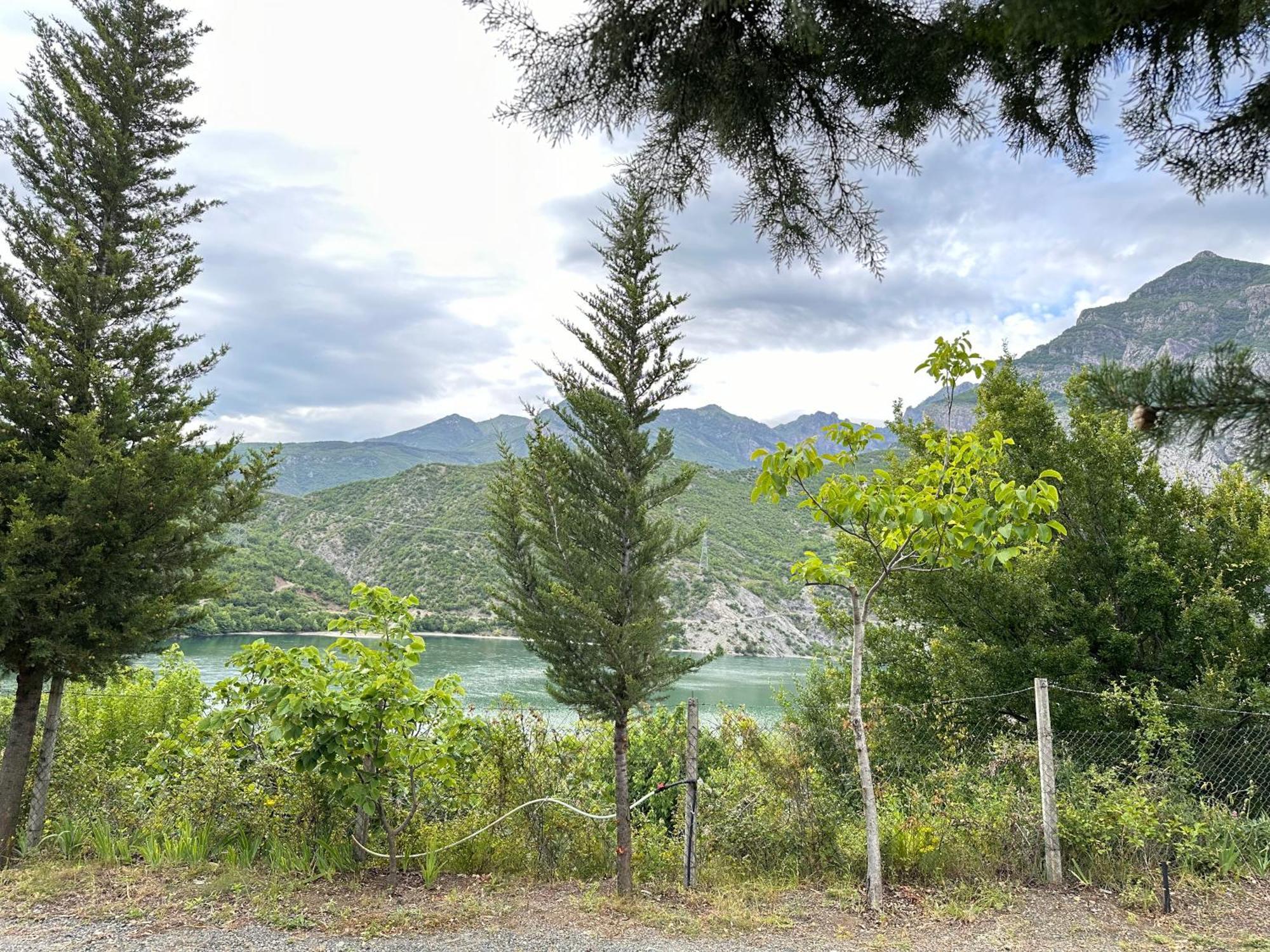 Lakeview Escape Koman Exteriér fotografie