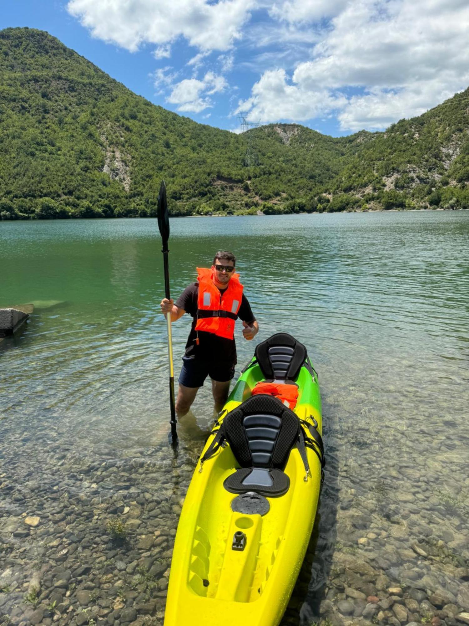 Lakeview Escape Koman Exteriér fotografie