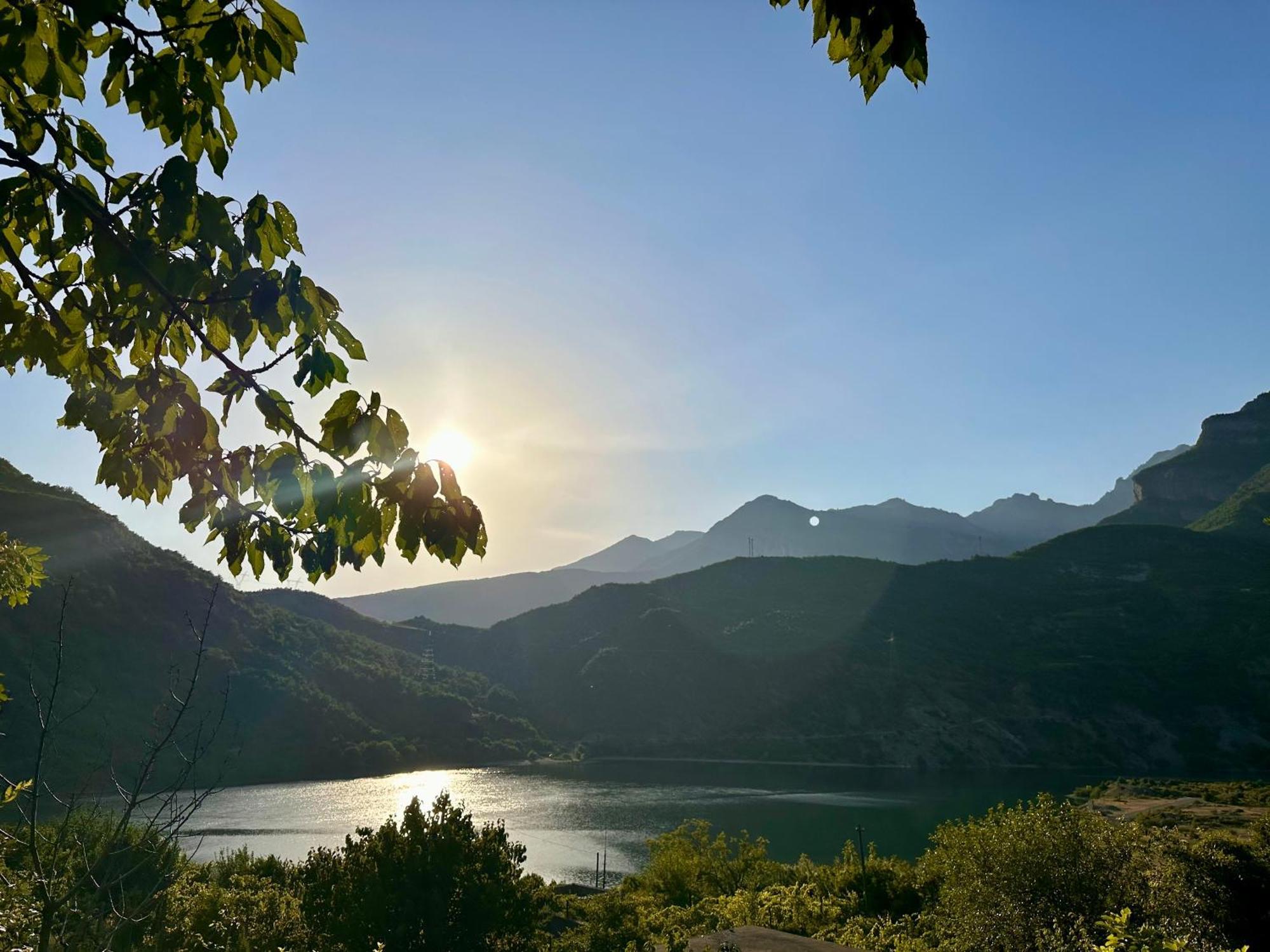 Lakeview Escape Koman Exteriér fotografie