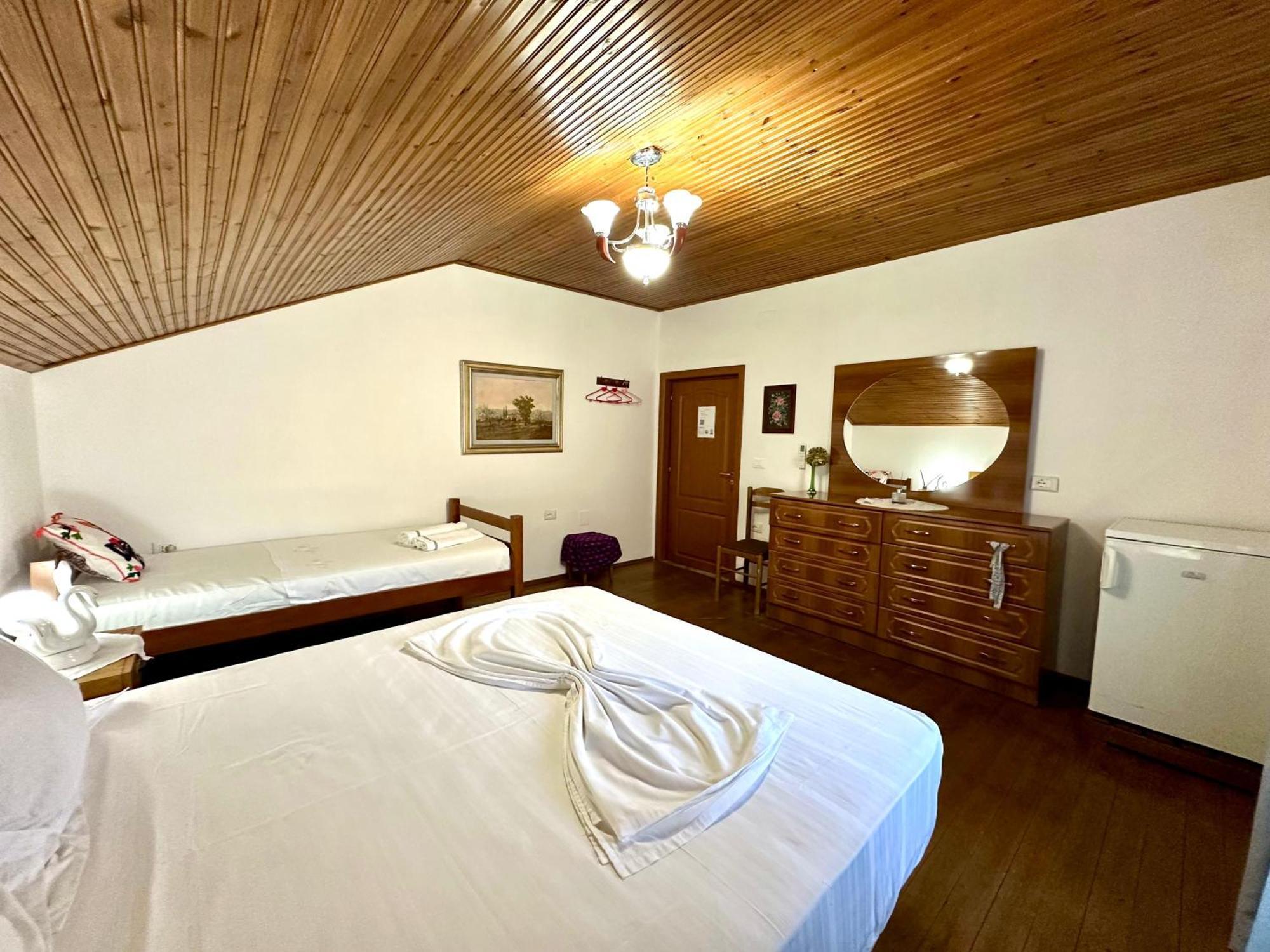 Lakeview Escape Koman Exteriér fotografie