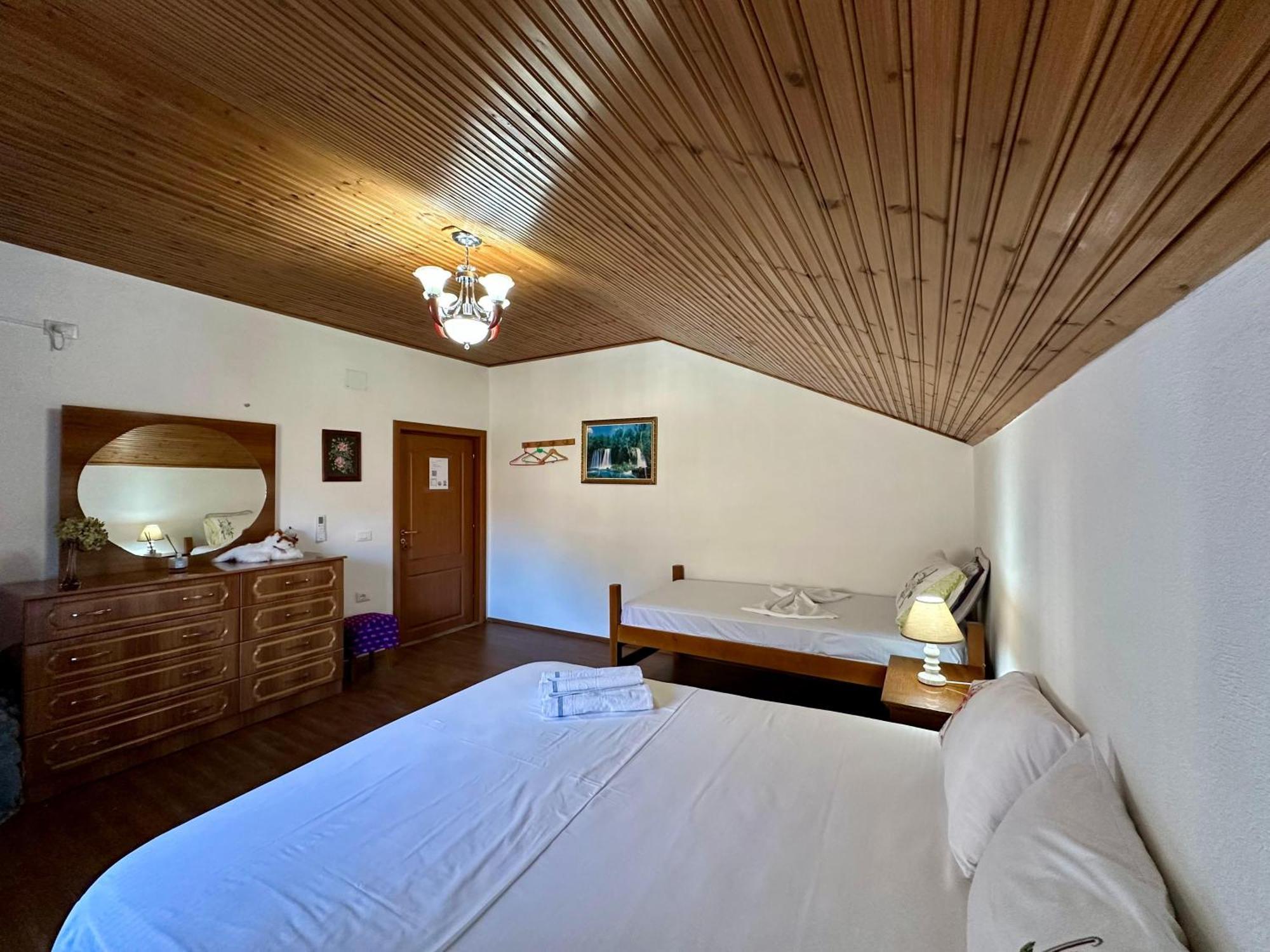 Lakeview Escape Koman Exteriér fotografie