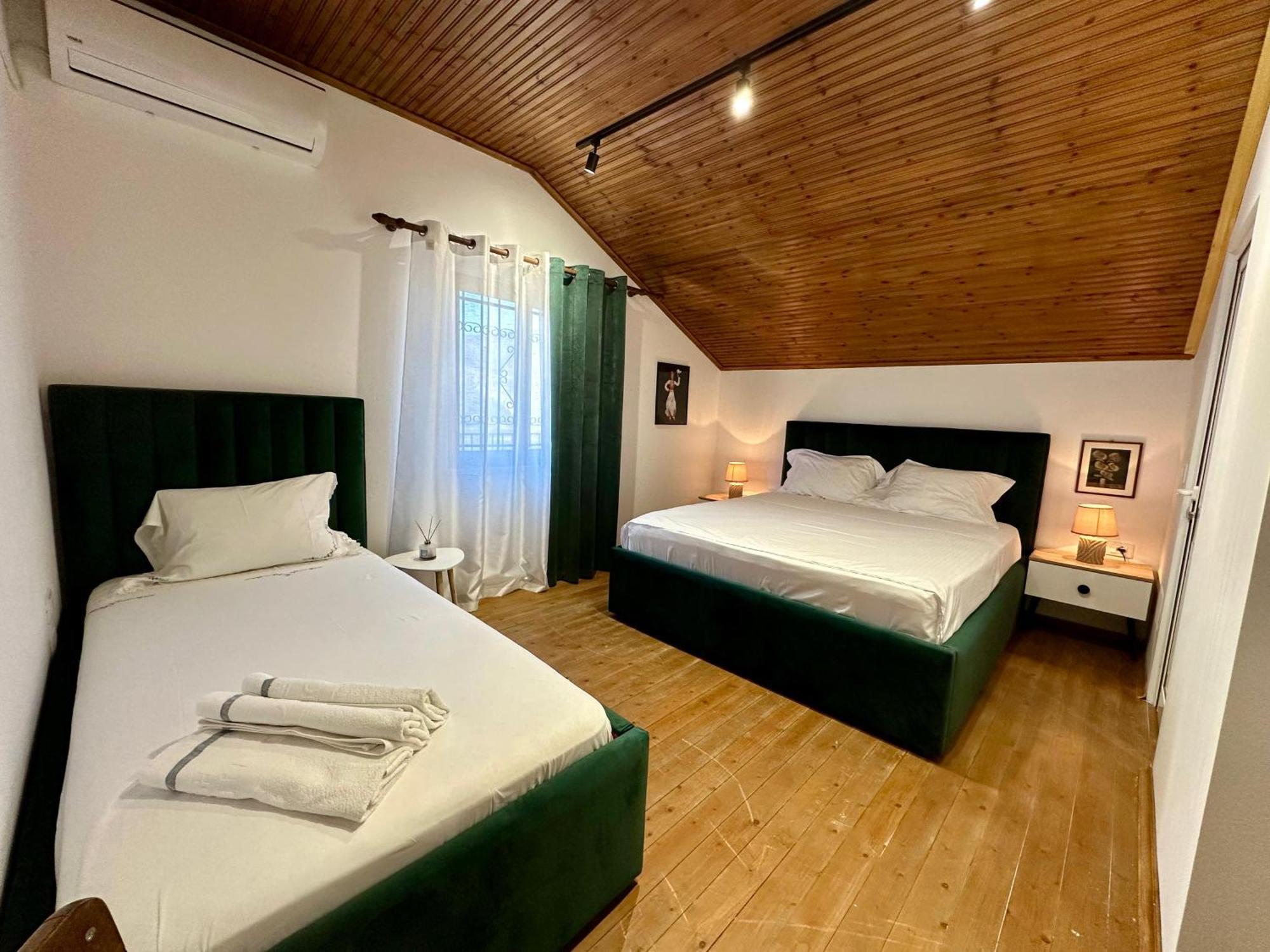 Lakeview Escape Koman Exteriér fotografie