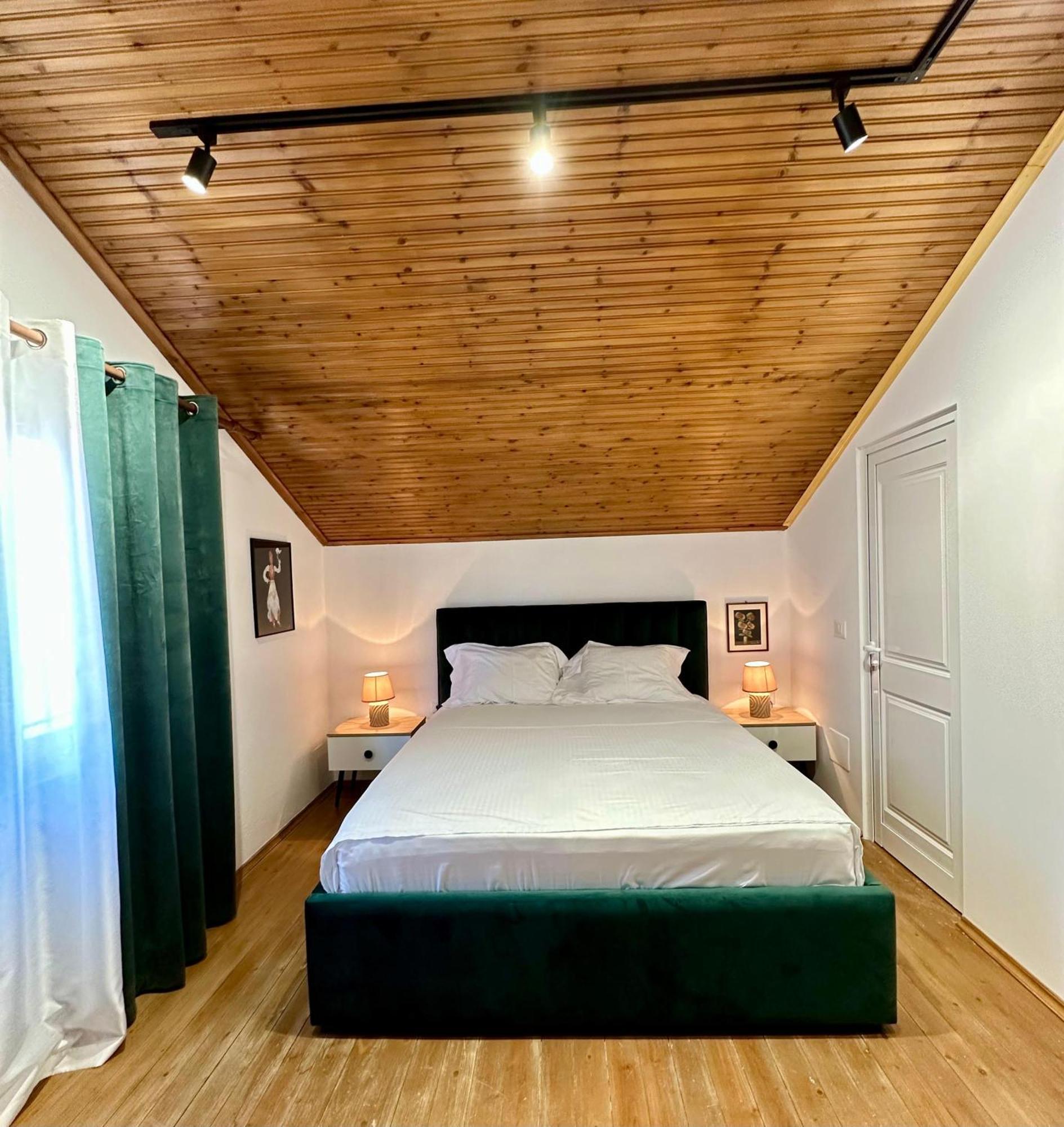 Lakeview Escape Koman Exteriér fotografie
